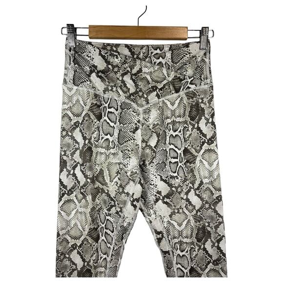 Victorias Secret Leggings Womens 12 Cloud Crossover Snake Ankle Pants Gray - Picture 6 of 15